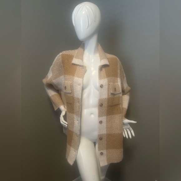 TORRID Women’s Eyelash Jaquard  Plaid Button- Up Jackett Tan/ Cream Size  1 - Picture 8 of 15